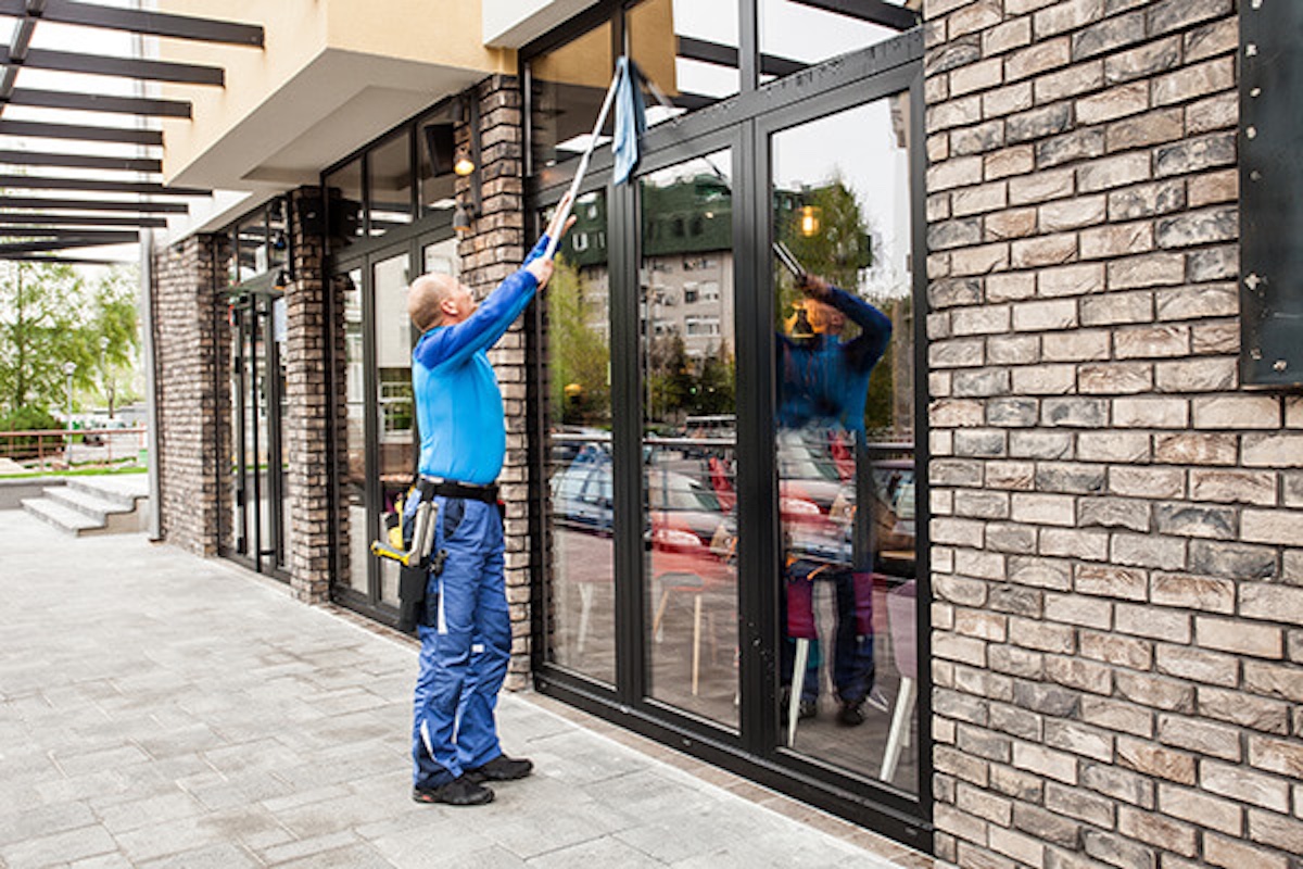 Storefront Window Cleaning: The Georgia Business Secret